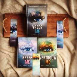 Touching Juliette – Tahereh Mafi