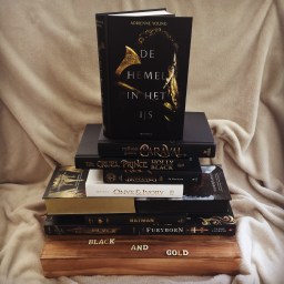 De hemel in het ijs – Adrienne Young