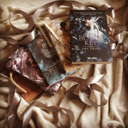 The black key – Amy Ewing