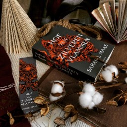 Hof van Zilveren Vlammen – Sarah J. Maas